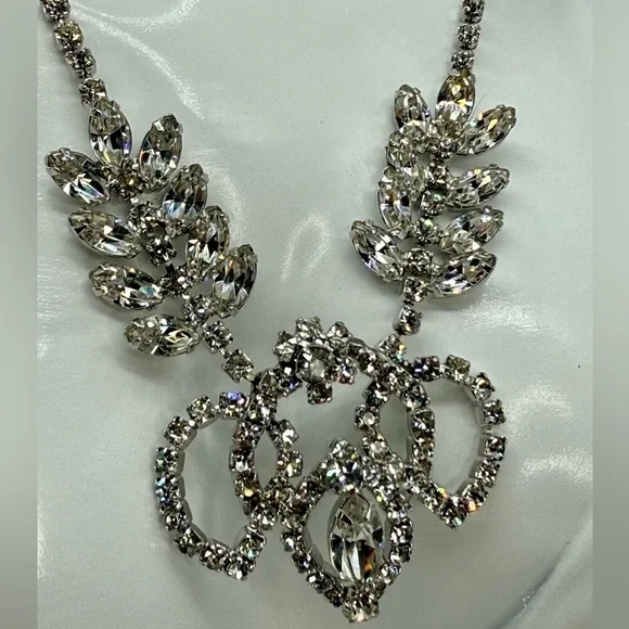 Vintage 3D Rhinestone Crystal Floral Vine Leaf Choker  display picture 1